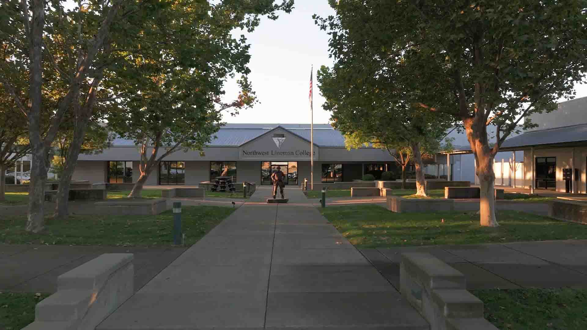 Texas Campus <br> Lineman School